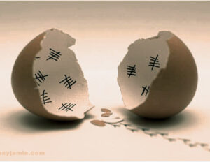 Als we ons geduld ‘verliezen’. wat raken we dan kwijt? We zijn zelf verantwoordelijk voor hoe we ons voelen of gedragen in situaties die ongeduld in ons opwekken. Als we ongeduldig zijn, verliezen we ons eigen kompas en autonomie. Het is een verlies van innerlijke rust en waardigheid door iets in ons vrij baan te geven dat wil bepalen hoe het zou moéten zijn en denkt hiertoe gerechtigd te zijn.